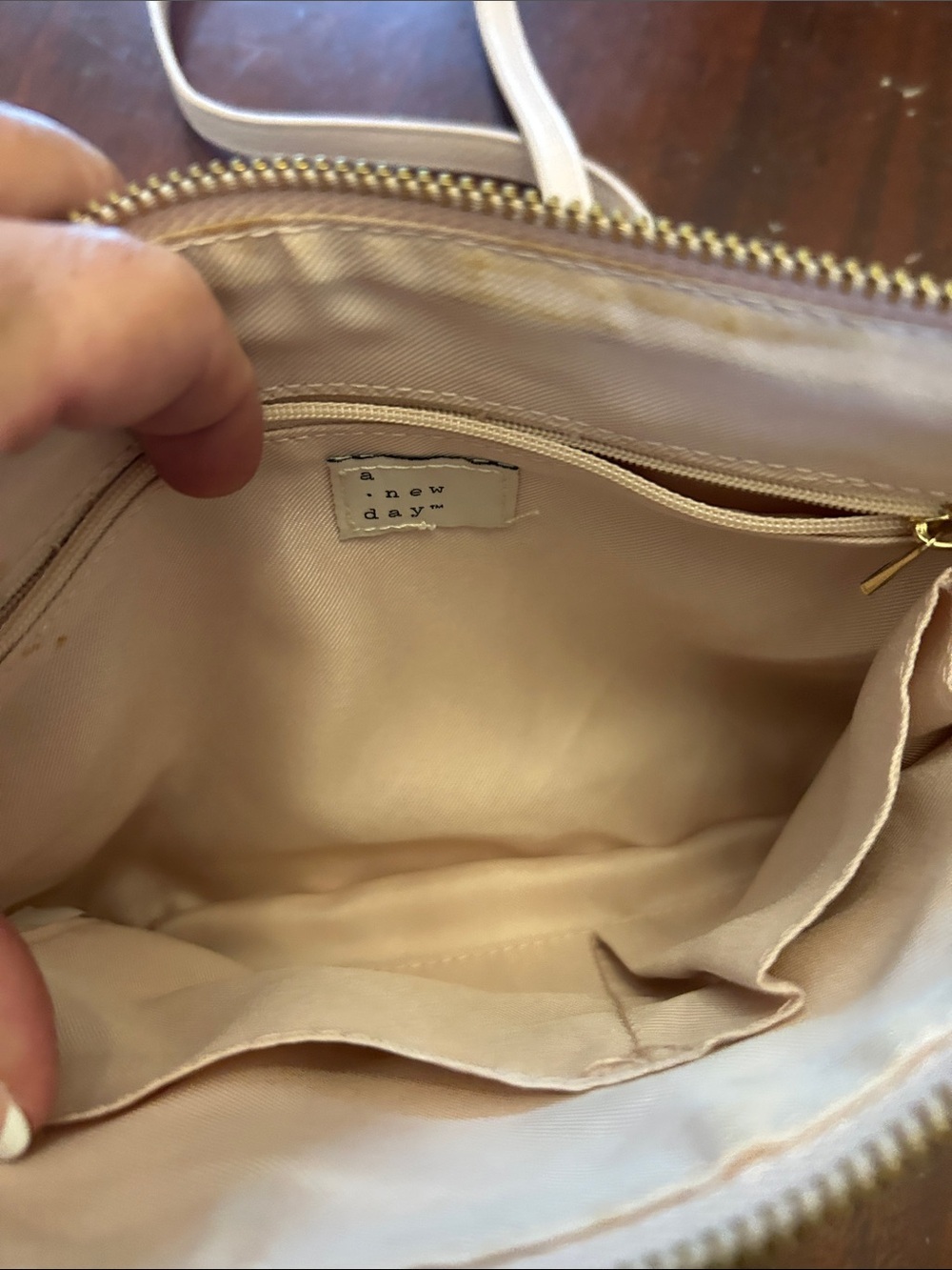A New Day Crossbody pale pink Gold Hardware EUC - Picture 6 of 9